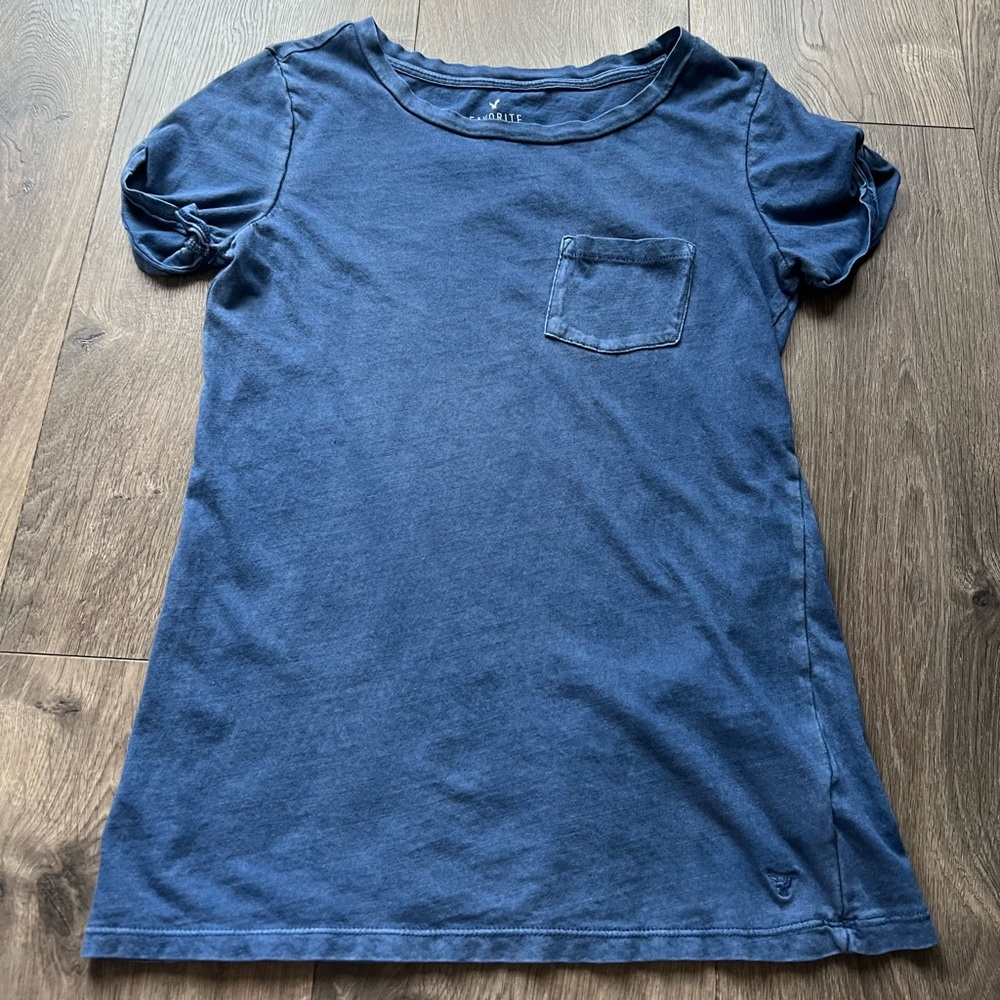American Eagle Outfitters Blue Tee with small pocket and cuffed sleeves